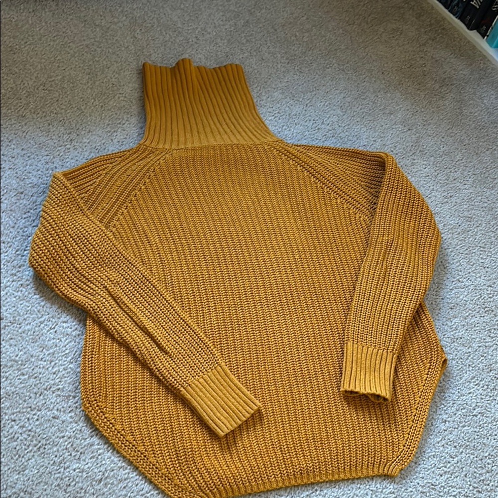 Women’s Silence and Noise Mustard Yellow Ribbed Turtleneck Sweater size Medium M